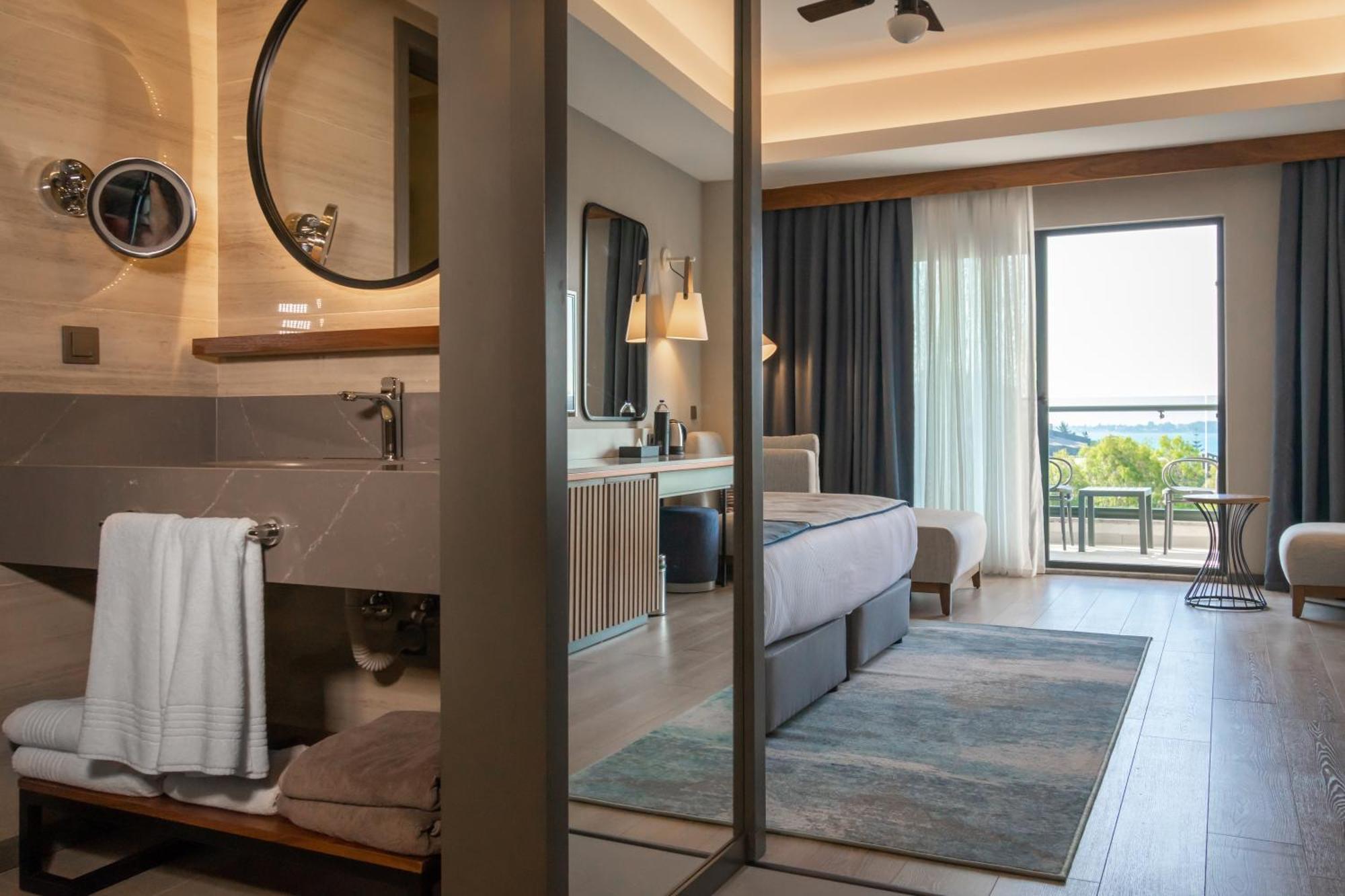 Double Room Pool View